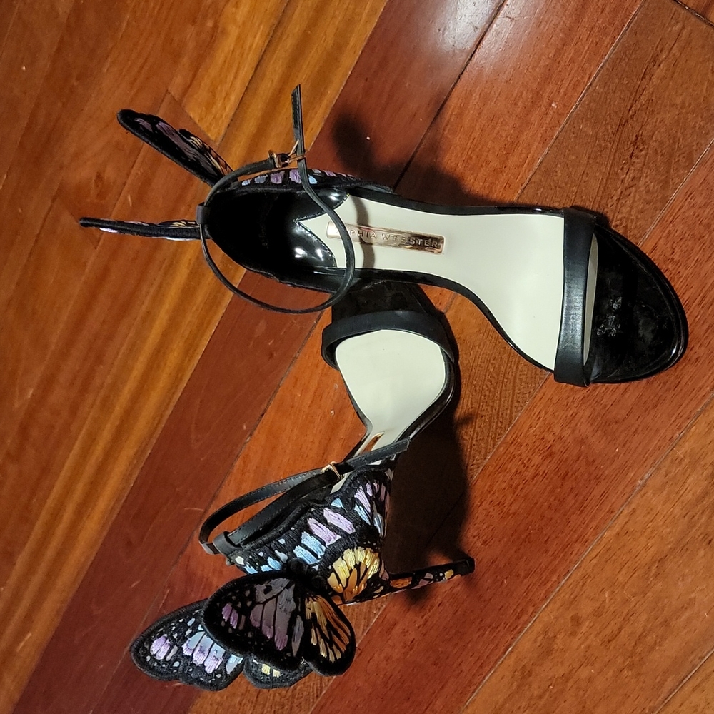 Shoes - Picture 2 of 3